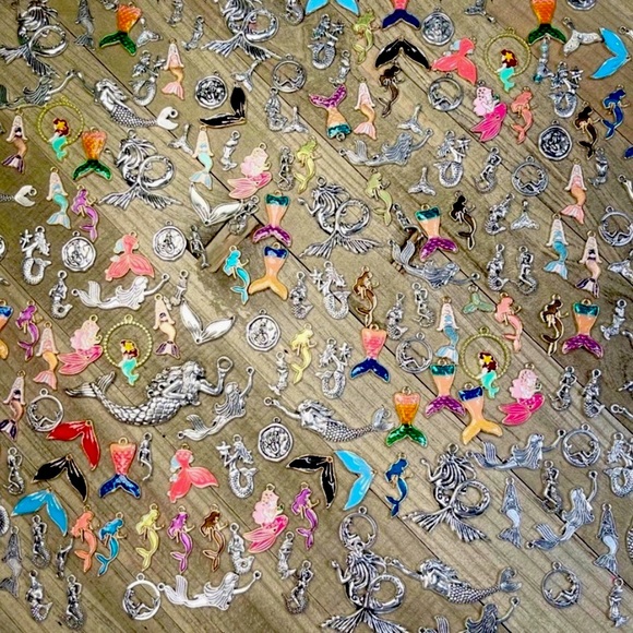 NEW MERMAIDS CHARMS PENDANTS & MORE MEGA BUNDLE GOLD SILVER ENAMEL DIY JEWELRY - Picture 6 of 15